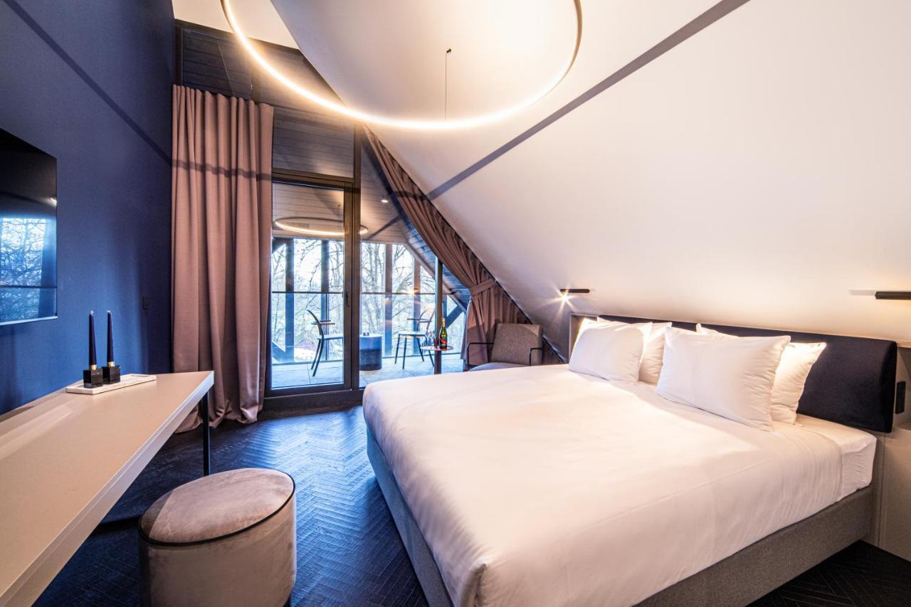 Cad Hotel