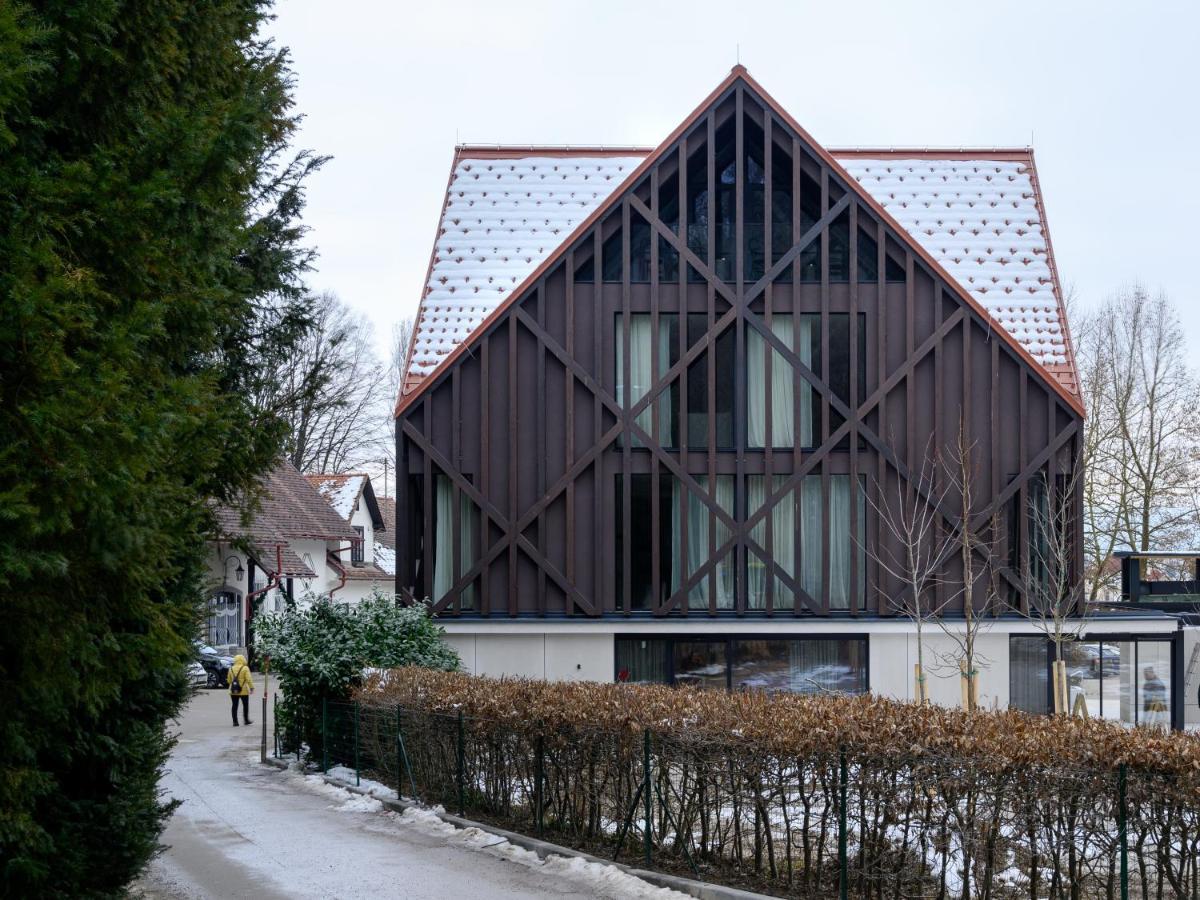 Cad Hotel